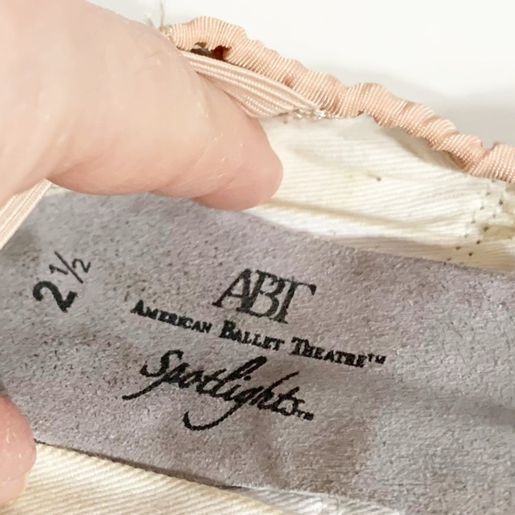 American Ballet Theatre Spotlights Ballet Slippers Bundle of 2 Size 4 and 2.5 - Picture 7 of 9